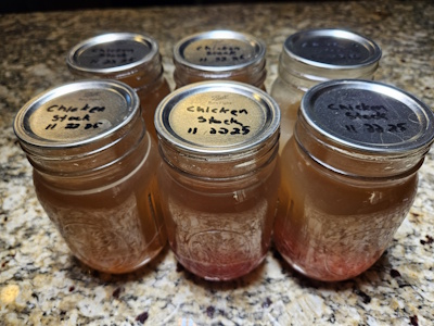 Slow Cooker Chicken Stock